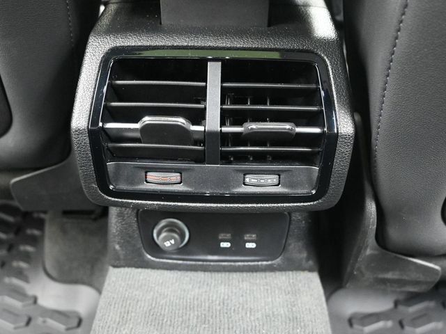Used 2024 Audi Q3 2.0T Premium w/ Convenience Package AWD/4WD image 18