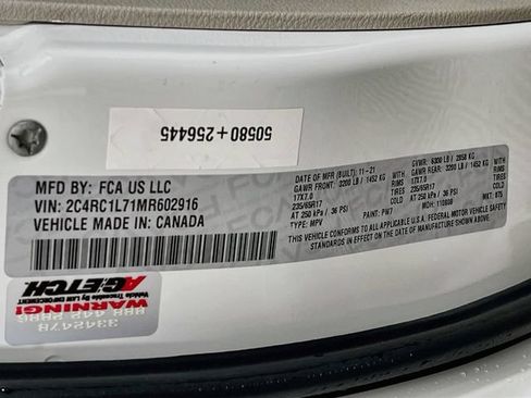 Used 2021 Chrysler Pacifica Touring-L FWD image 30