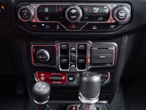 Used 2023 Jeep Wrangler Unlimited Rubicon 4xe AWD/4WD image 68