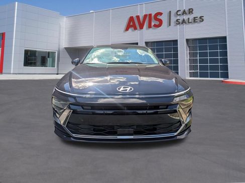 Used 2025 Hyundai Sonata SEL FWD image 2