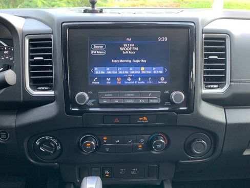 Used 2023 Nissan Frontier SV w/ Technology Package AWD/4WD image 15