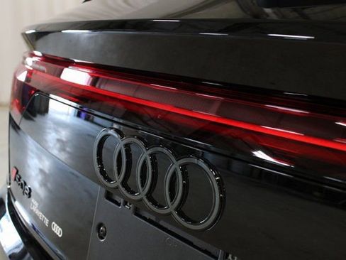 New 2026 Audi SQ8 Prestige image 32