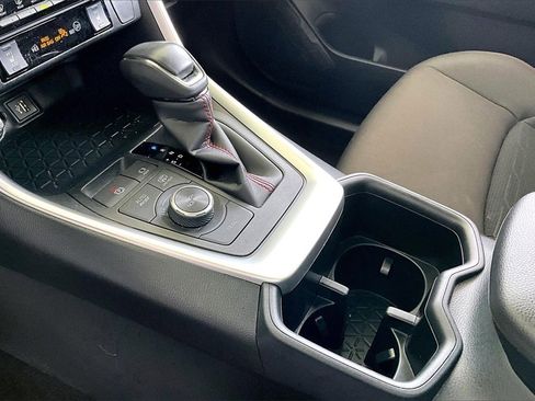 Certified 2024 Toyota RAV4 SE image 18