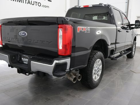 Used 2023 Ford F250 XLT w/ FX4 Off-Road Package image 4