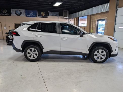 Used 2023 Toyota RAV4 LE AWD/4WD image 11