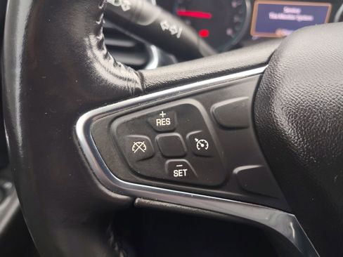 Used 2019 Chevrolet Equinox LT w/ Sun & Navigation Package image 11