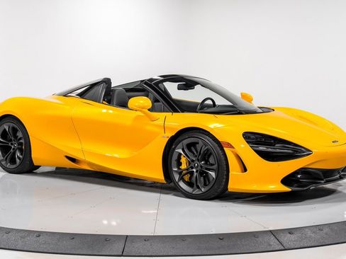Used 2022 McLaren 720S Spider RWD image 4