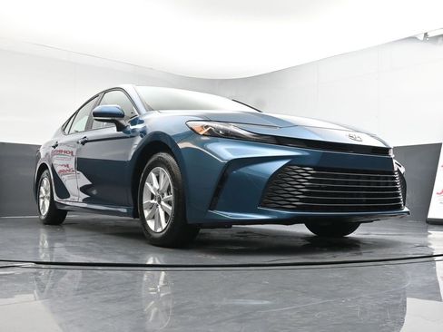 Used 2026 Toyota Camry LE image 35