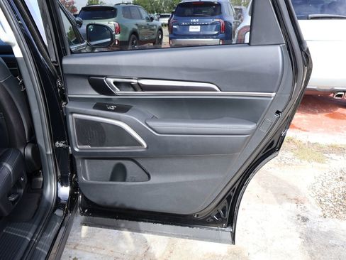 New 2025 Kia Telluride LX FWD image 13