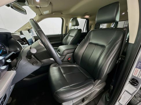 Used 2024 Ford Expedition XLT image 13