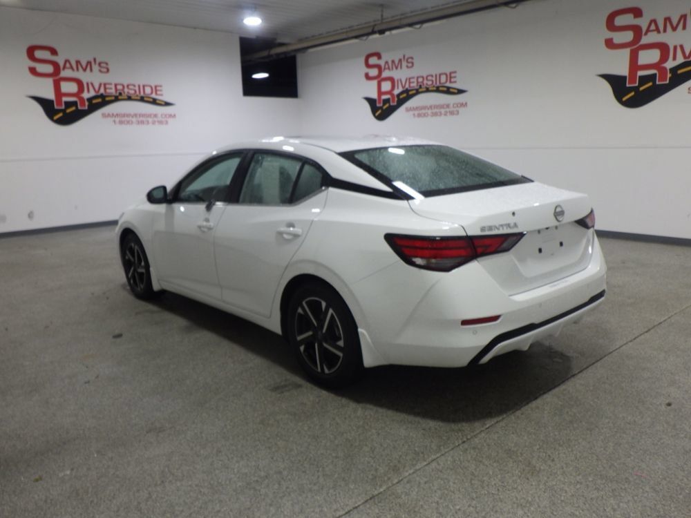 Used 2025 Nissan Sentra SV w/ All-Weather Package FWD image 2