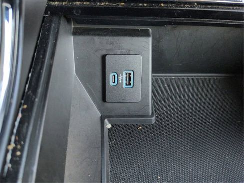 Used 2022 Ford F150 Lariat w/ Max Trailer Tow Package image 24