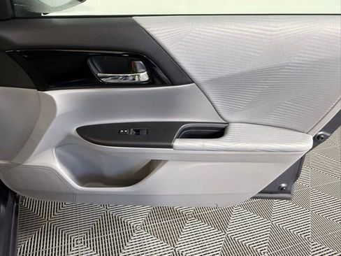 Used 2016 Honda Accord LX image 47