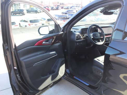 New 2026 Chevrolet Traverse Z71 w/ Driver Confidence Package image 8