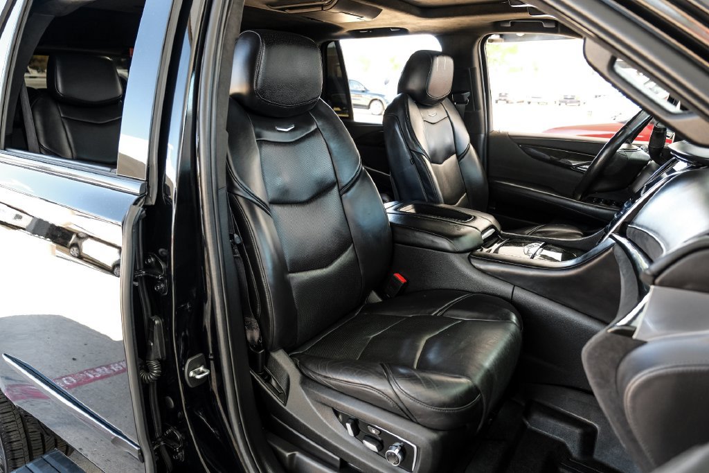 Used 2020 Cadillac Escalade Platinum AWD/4WD image 38