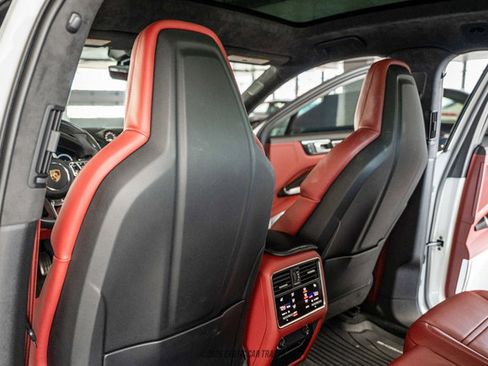 Used 2023 Porsche Cayenne Turbo AWD/4WD image 42