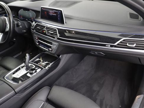 Certified 2022 BMW 750i xDrive w/ Autobahn Package AWD/4WD image 21