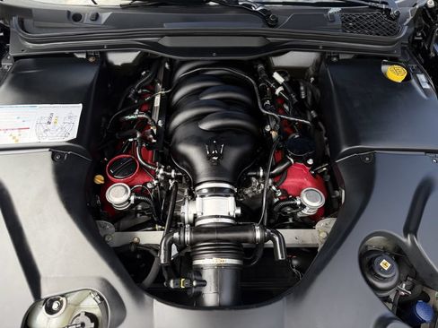 Used 2017 Maserati GranTurismo Sport RWD image 17