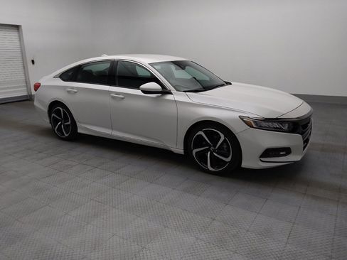 Used 2018 Honda Accord Sport image 11