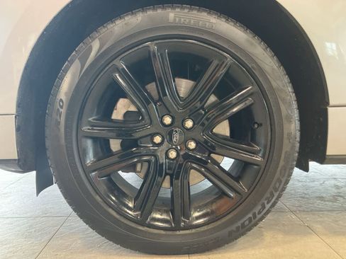 Used 2024 Ford Edge ST-Line image 9