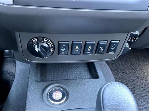 Used 2021 Nissan Frontier PRO-4X w/ Pro-4x Utility Package AWD/4WD image 16