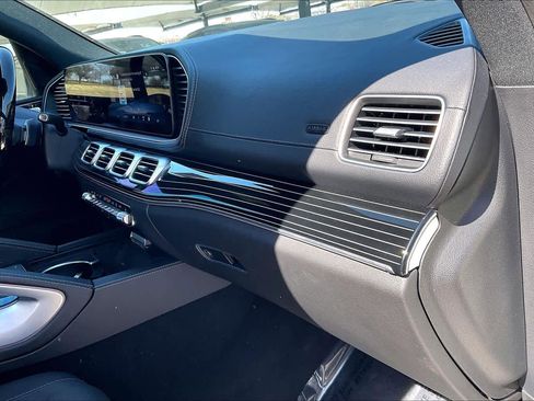 Used 2024 Mercedes-Benz GLS 450 4MATIC image 16