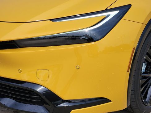 New 2026 Toyota Prius Plug-In Hybrid FWD image 6