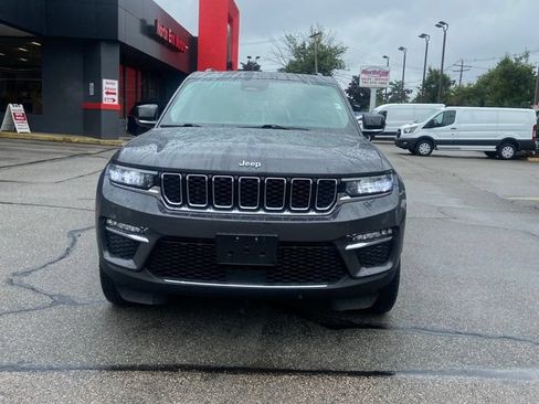 Used 2023 Jeep Grand Cherokee 4WD 4xe image 2