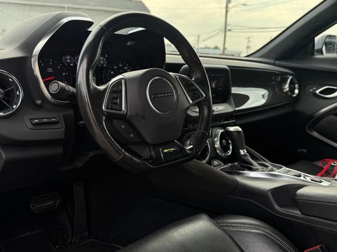 Used 2021 Chevrolet Camaro SS RWD image 17