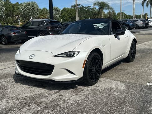 New 2025 MAZDA MX-5 Miata Club w/ Interior Package image 2