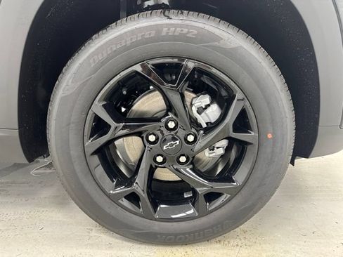 Used 2026 Chevrolet Trax LT w/ Driver Confidence Package FWD image 30