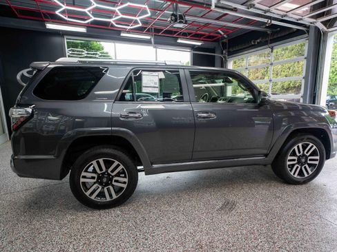 Used 2023 Toyota 4Runner Limited AWD/4WD image 4