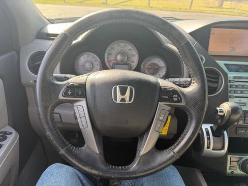 Used 2011 Honda Pilot Touring image 2
