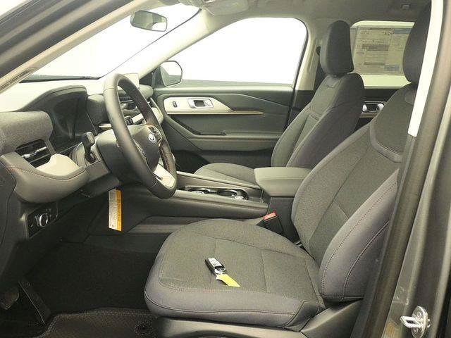 New 2026 Ford Explorer Active RWD image 11