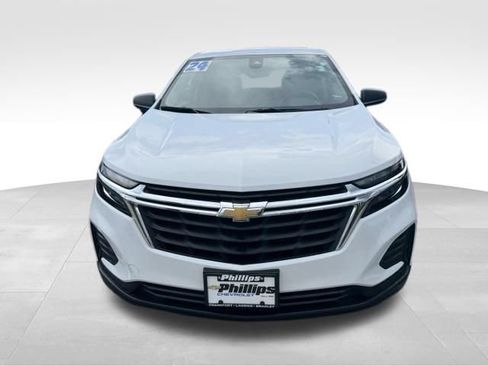 Used 2024 Chevrolet Equinox LS w/ LS Convenience Package FWD image 2