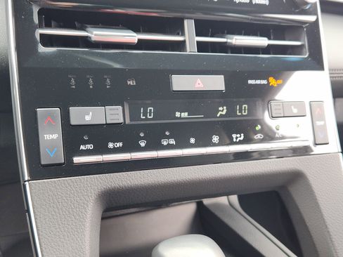 Used 2020 Toyota Avalon XSE image 21