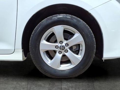 Used 2020 Toyota Sienna L FWD image 9