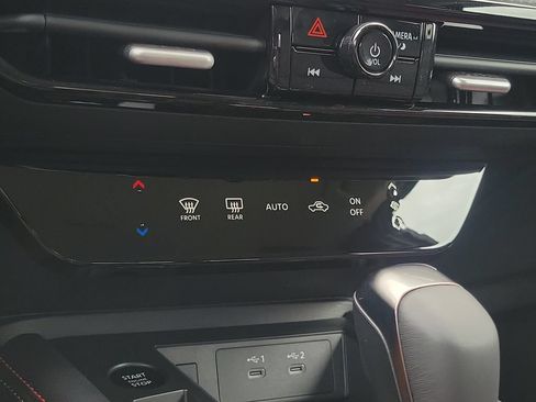 New 2026 Nissan Kicks SR FWD image 31