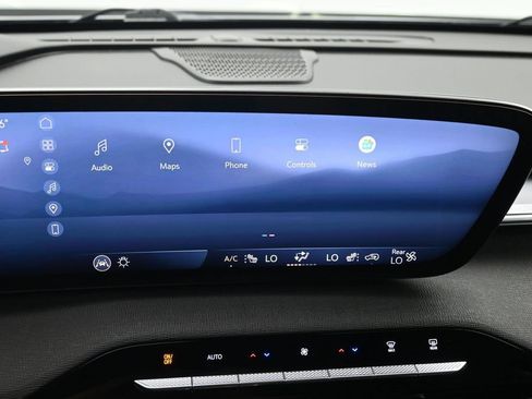 Used 2025 Buick Enclave Sport Touring AWD/4WD image 16