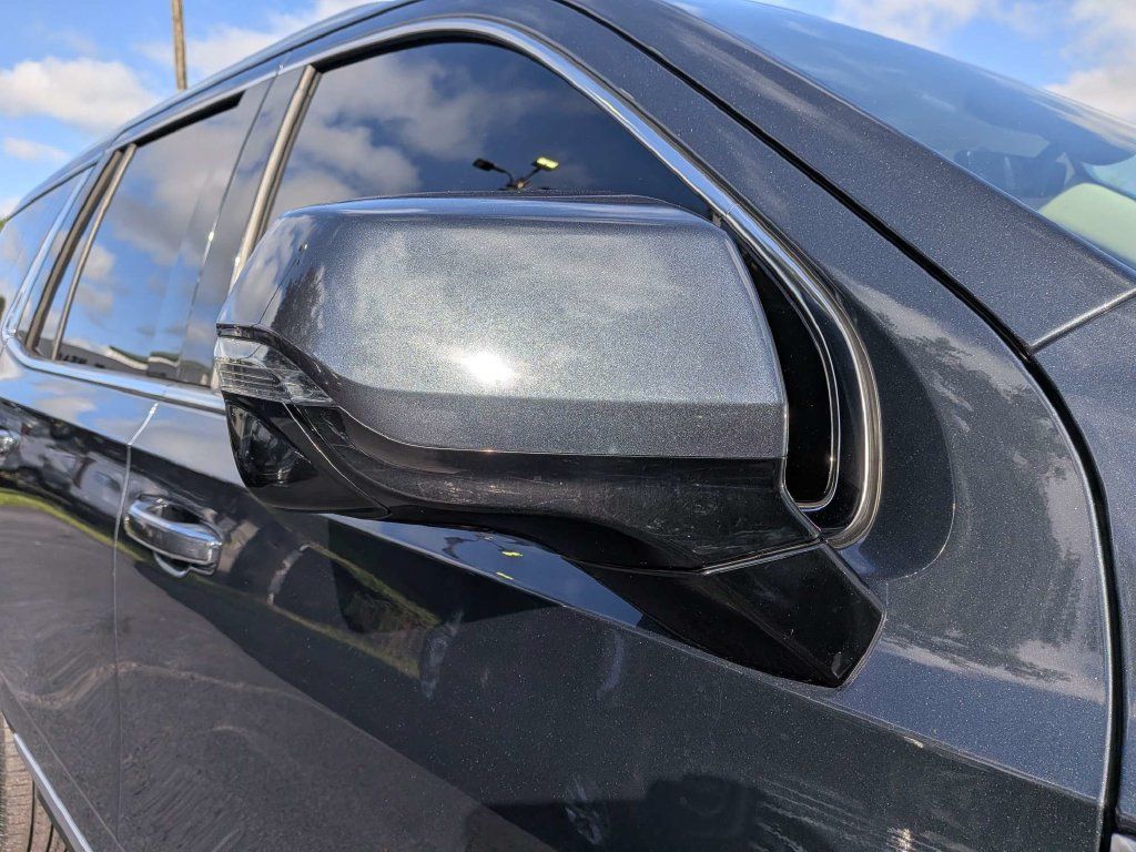 Used 2021 GMC Yukon Denali w/ Denali Ultimate Package AWD/4WD image 10