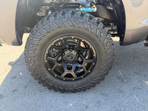 Used 2017 Toyota Tundra Limited image 60