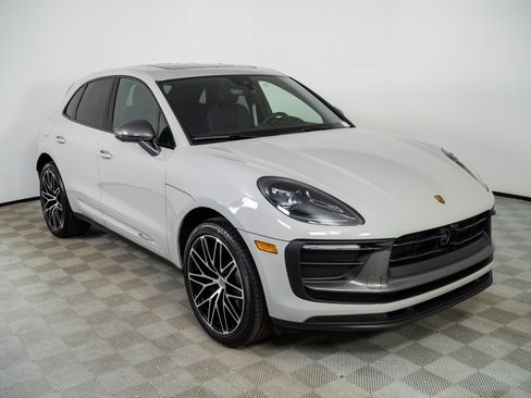 New 2026 Porsche Macan Turbo image 27