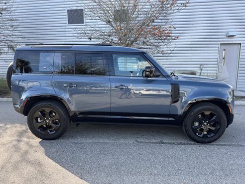 Certified 2024 Land Rover Defender 110 X-Dynamic SE image 5