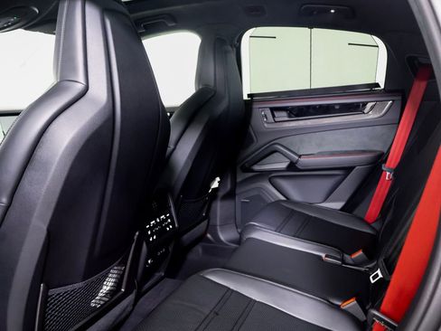 New 2026 Porsche Cayenne GTS AWD/4WD image 9