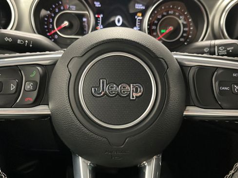 Used 2021 Jeep Gladiator Rubicon w/ Dual Top Group AWD/4WD image 15