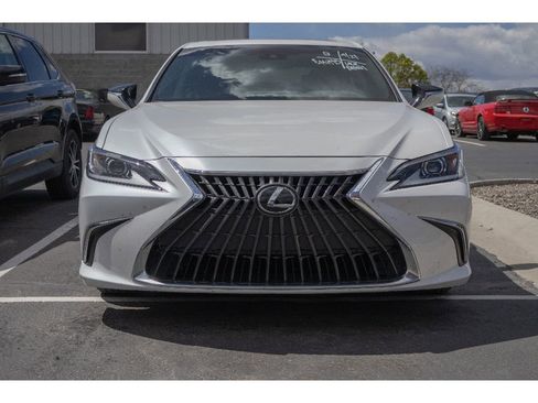 Used 2025 Lexus ES 350 FWD image 2
