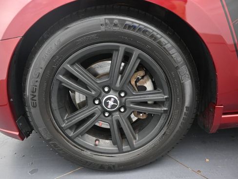 Used 2014 Ford Mustang Coupe RWD image 27