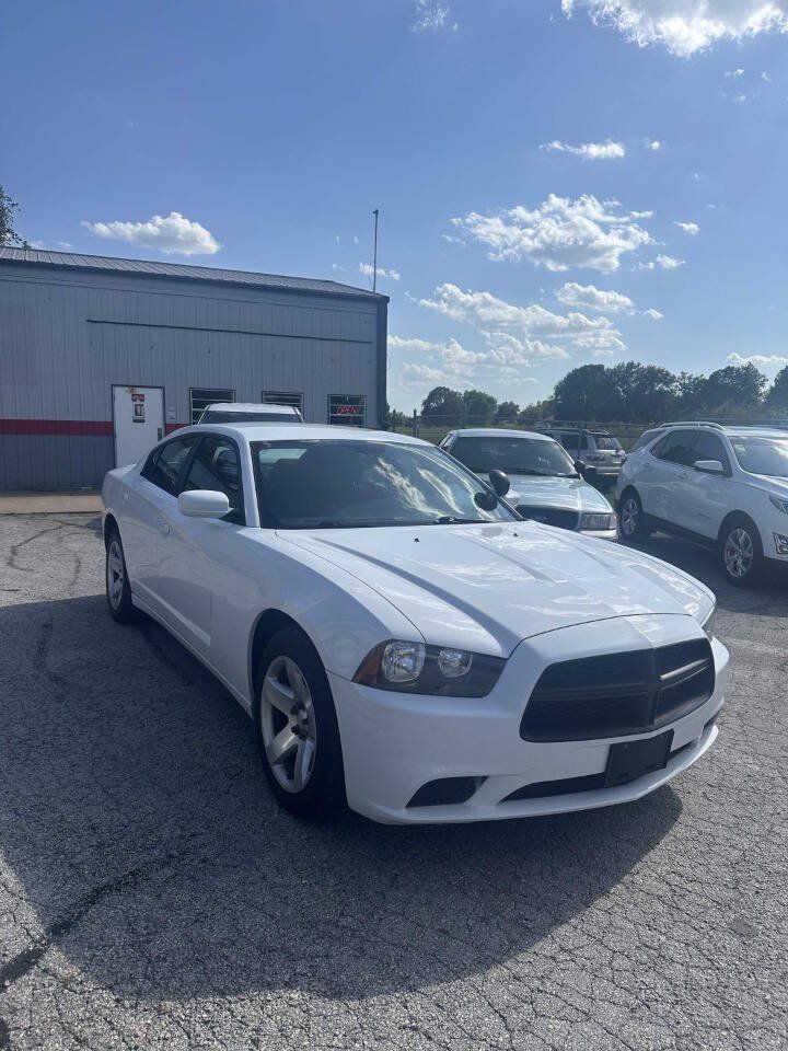 Used 2014 Dodge Charger Police RWD image 3