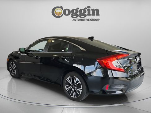 Used 2018 Honda Civic EX-T image 3