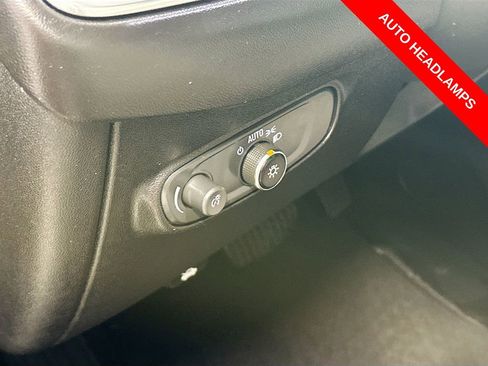 Used 2018 Chevrolet Equinox LS image 11